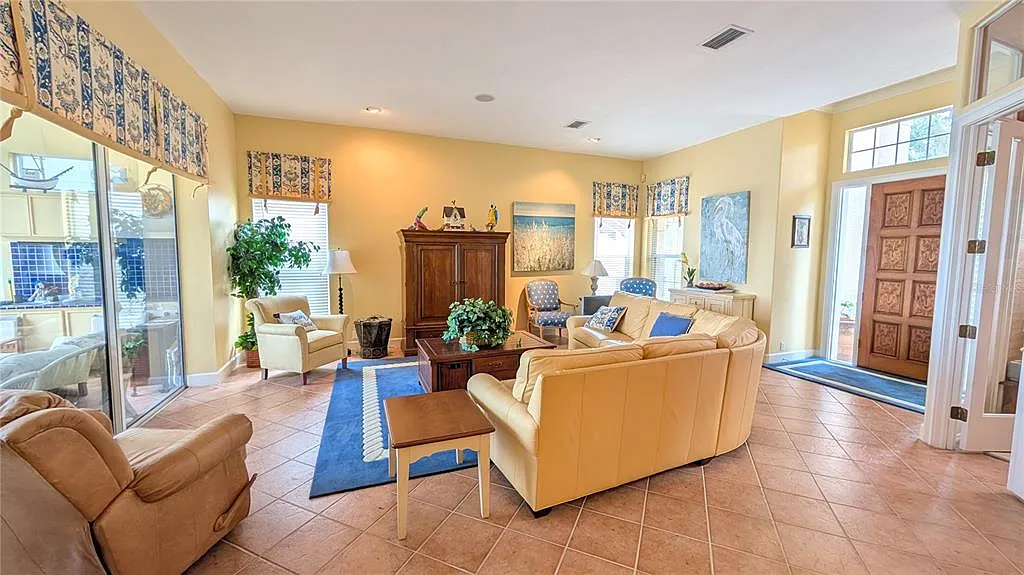 3 bed, 3.0 bath, 2928 sqft, $10,000 — Photo 4