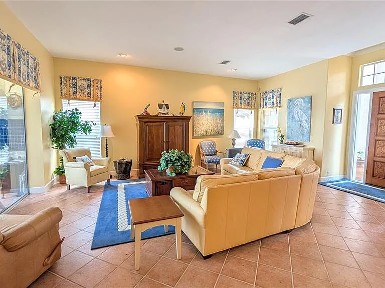 4709 Dolphin Cay Ln S — Photo 3