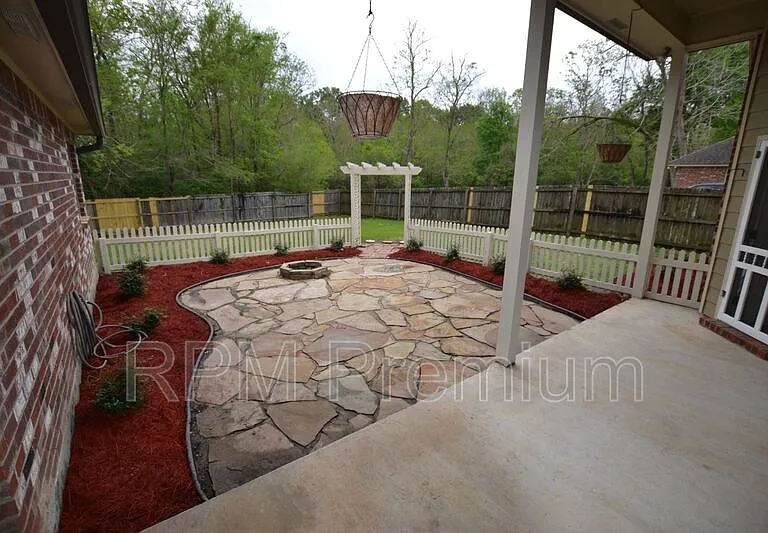2691 Woodbend Ave — Photo 37