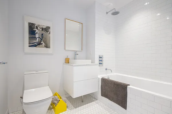 Sold by Hello Living LLC | media 30