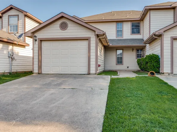 7530 Kings Trl, Fort Worth, TX 76133