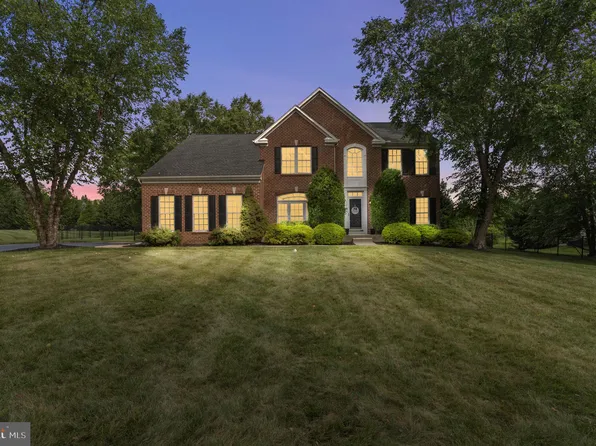 3361 Griggs Dr, Garnet Valley, PA 19060