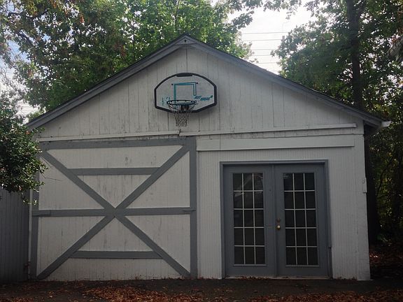 detached garage