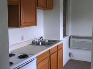 329 E Avenue A APT B, Hutchinson, KS 67501