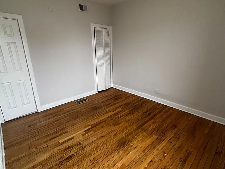 2909 W Cermak Rd #2E — Photo 4