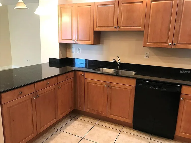 628 Cleveland St #903 — Photo 8