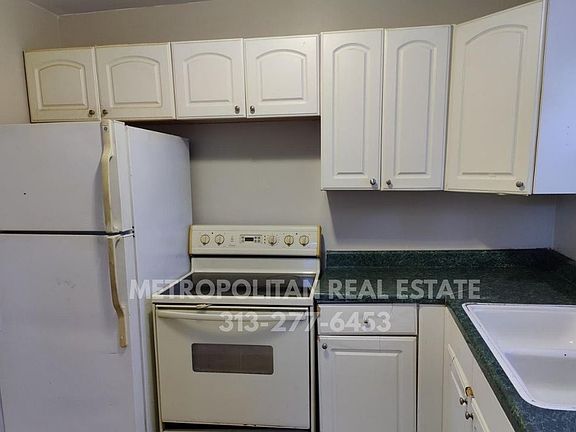 5th image of 29658 Balmoral St