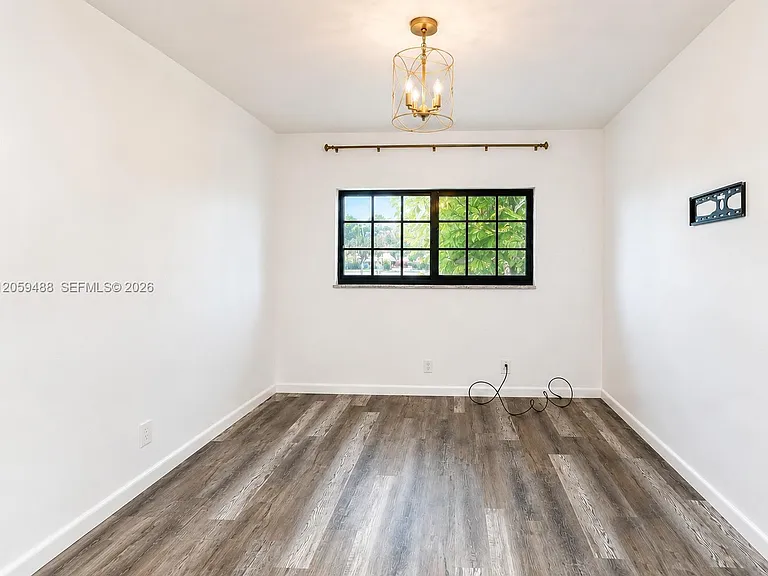 2401 NW 52nd St — Photo 11