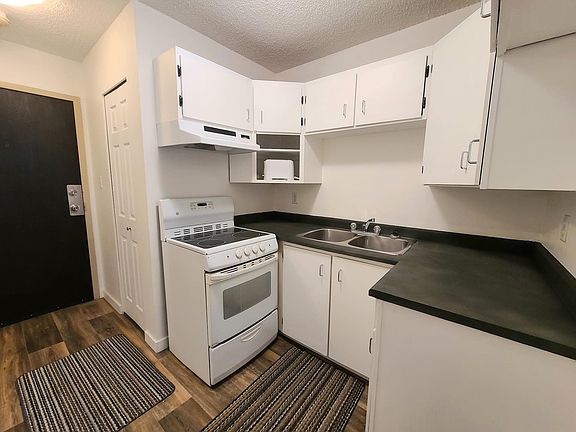 3rd image of 10216 102nd Ave #104