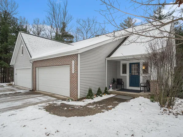 14809 Woodswalk Ct #22, Spring Lake, MI 49456