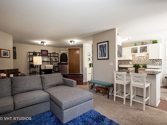 3rd image of 1810 Fox Run Dr Unit A