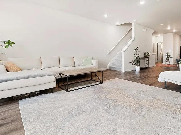 2635 NW Sussex Ave — Photo 10