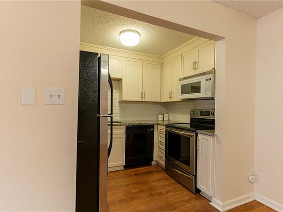 2nd image of 4266 Roswell Rd NE APT K2