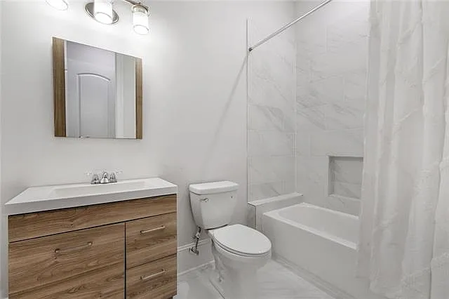 2761 Saint Peter St #2761 — Photo 13