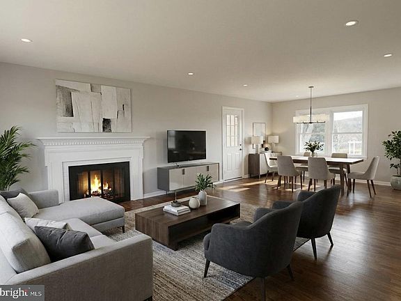 2nd image of 624 Foxcroft Rd