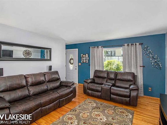 5th image of 25260 Chippendale St