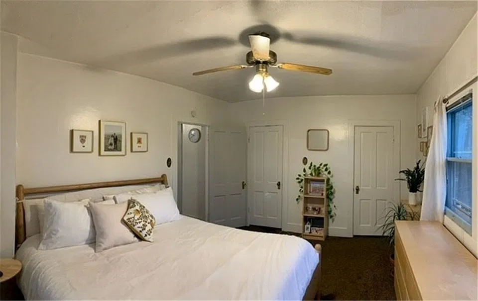 Rare Opportunity - Large 1100 sq.ft Upper Avenues Apartment — Photo 1