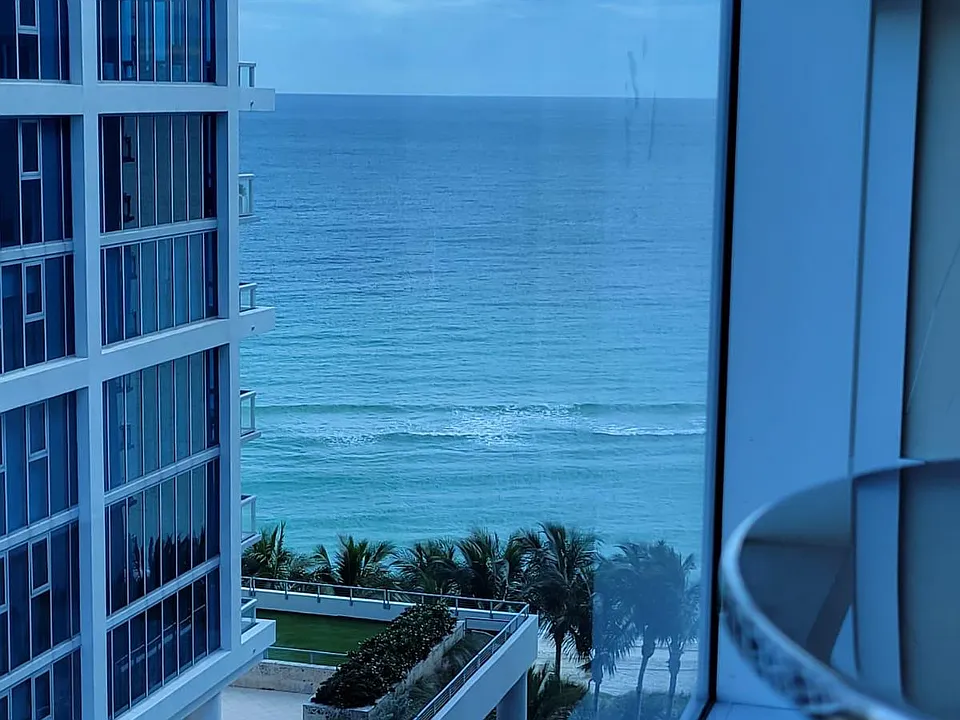6801 Collins Ave #1203