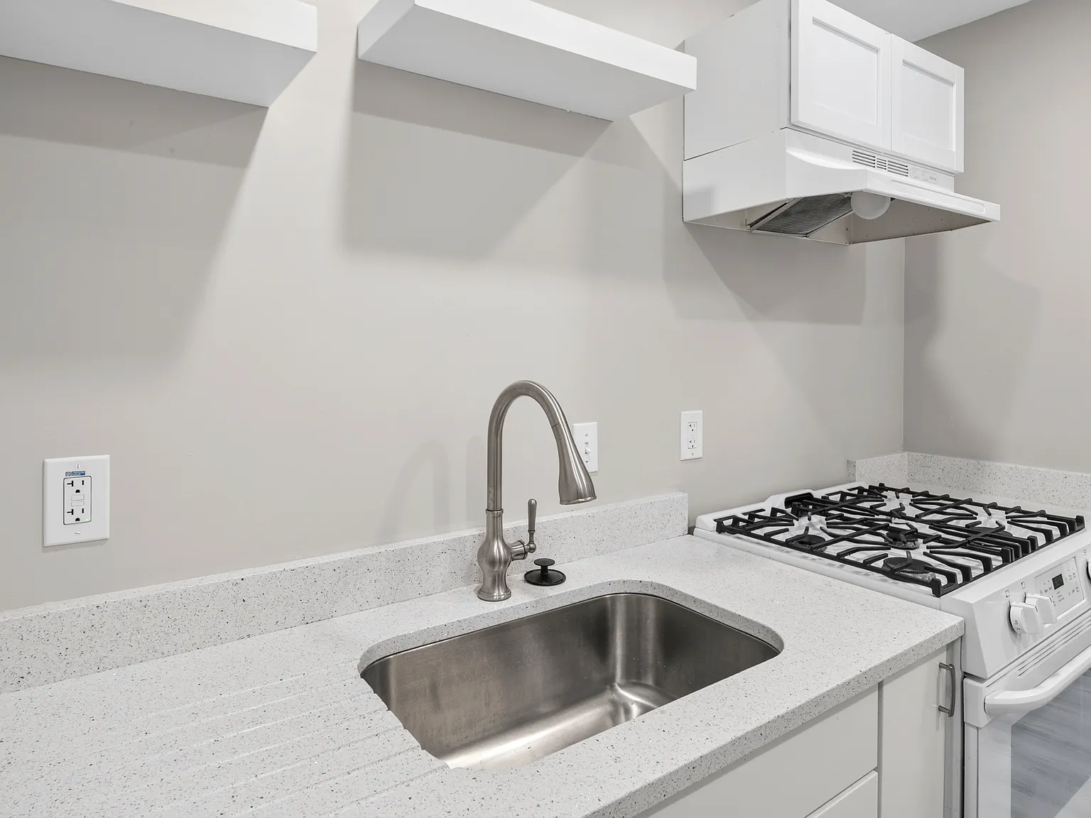 10530 Cross Fox Lane - B-2 — Photo 3