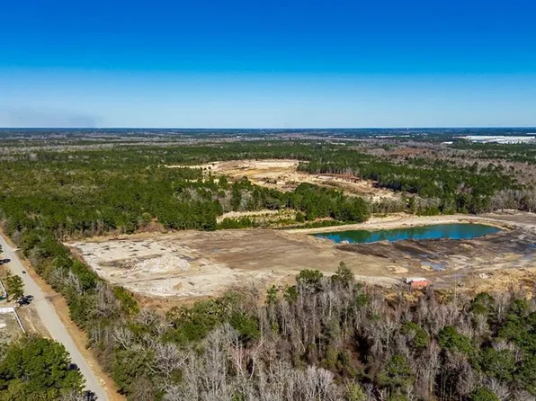 659 Godley Rd, Bloomingdale, GA 31302