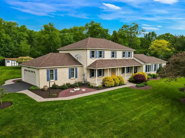 767 Golden Eagle Dr, Nazareth, PA 18064