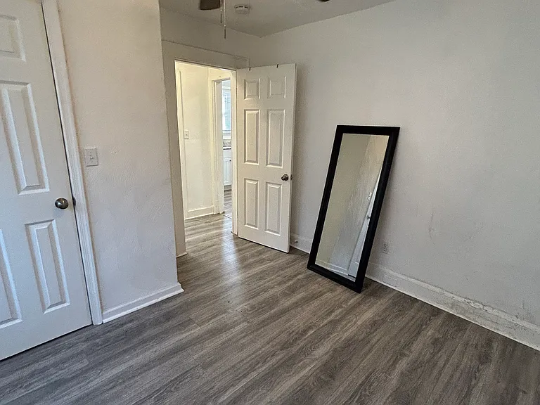 1115 6th St #1 — Photo 9