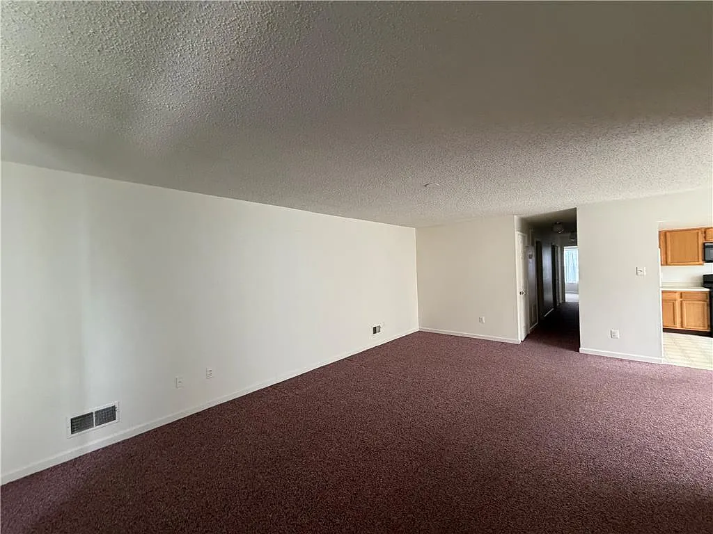 2 bed, 1263 sqft, $2,100 — Photo 4