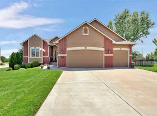 3801 N Lakecrest Ct, Wichita, KS 67205