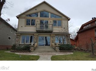727 McDougal Ave, Waterford, MI 48327