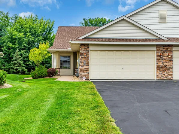 321 Summer Pl E, Maplewood, MN 55117