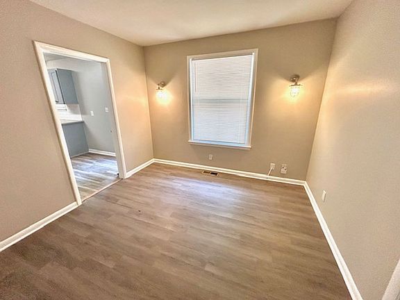 5th image of 3902 Lakeview Dr NW