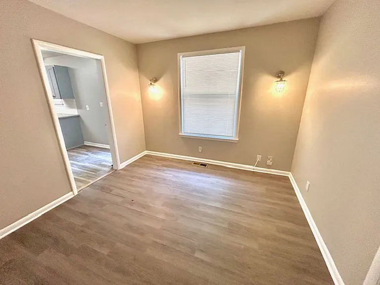 3902 Lakeview Dr — Photo 5