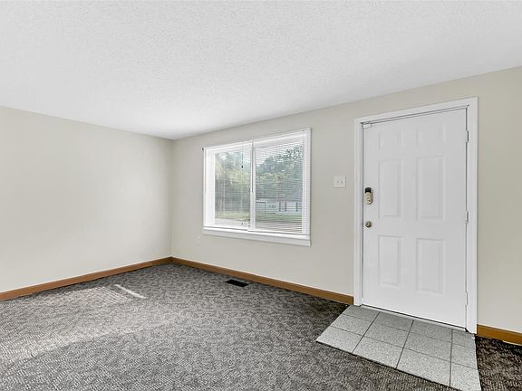 5th image of 265 S Harvey Ave