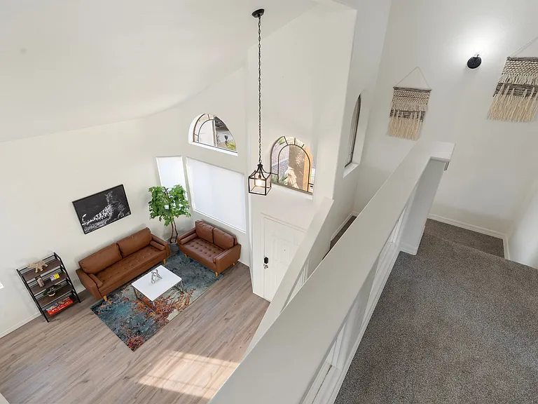 487 E Cantebria Dr — Photo 16