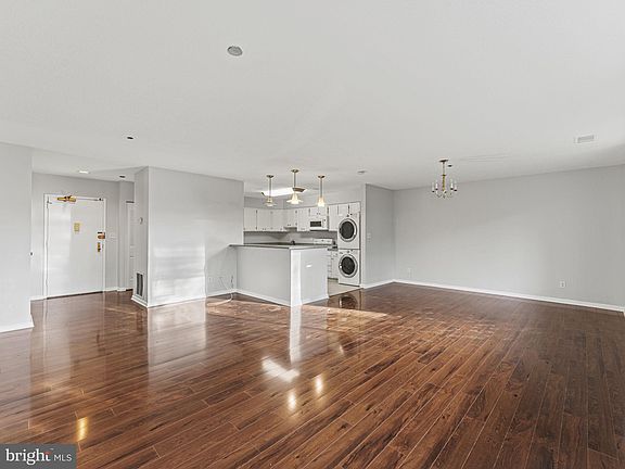 3rd image of 3713 George Mason Dr #T4