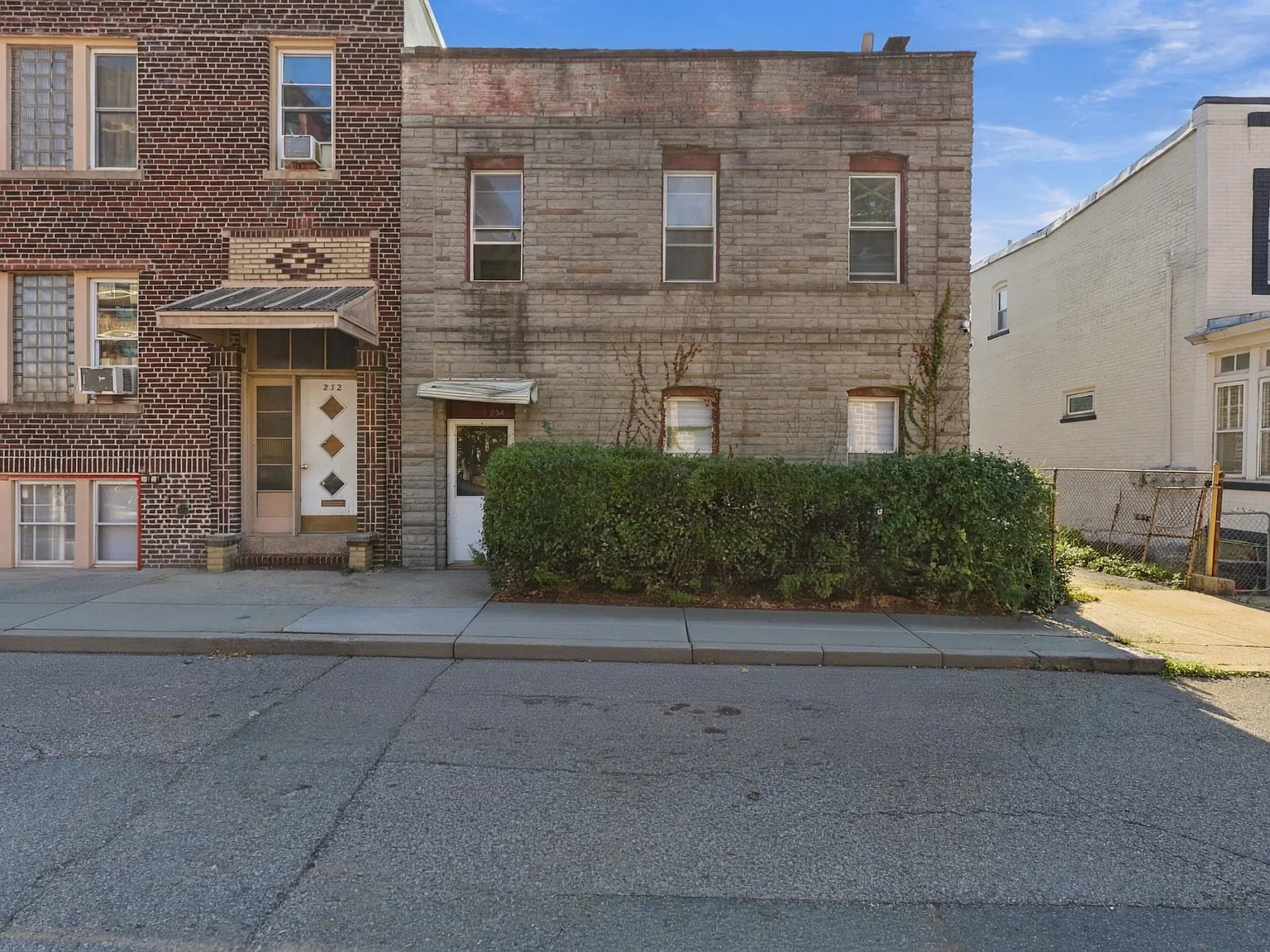 3 bed, 950 sqft, $2,800 — Photo 3