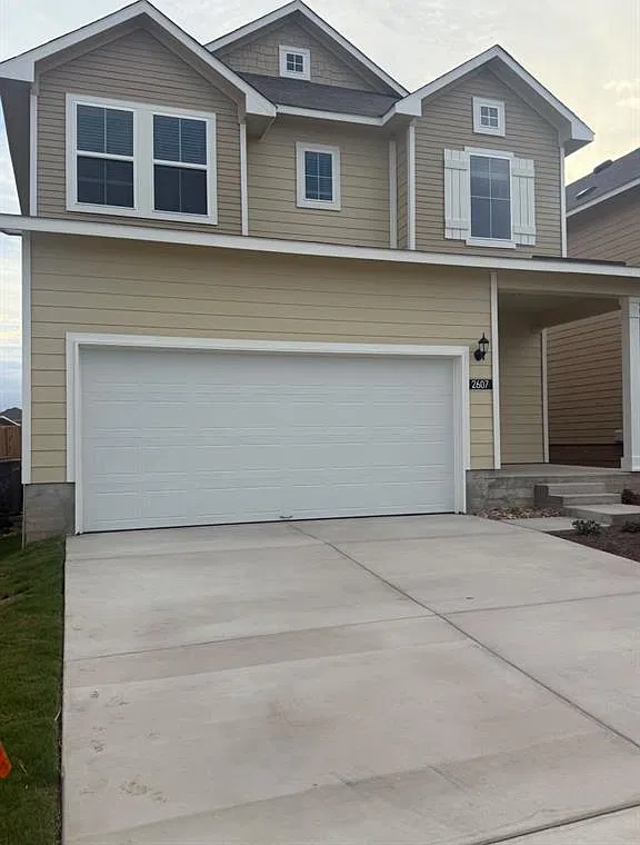 5 bed, 2595 sqft, $2,795 — Photo 3