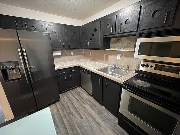 4th image of 7300 NW 17th St APT 421