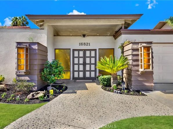 16821 Baruna Ln, Huntington Beach, CA 92649