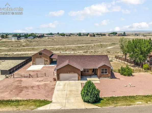 83 S Golfwood Dr, Pueblo, CO 81007