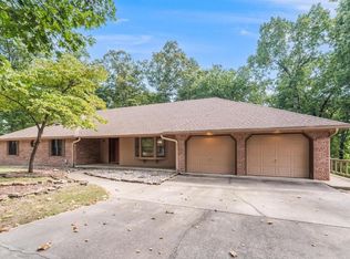 108 E Woodcliff Ln, Rogers, AR 72756