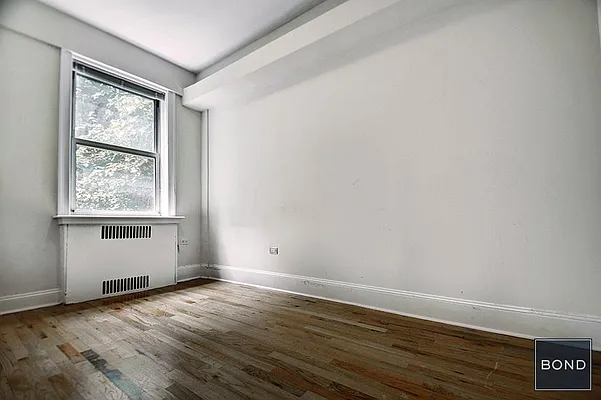 Rented by Bond New York | media 25