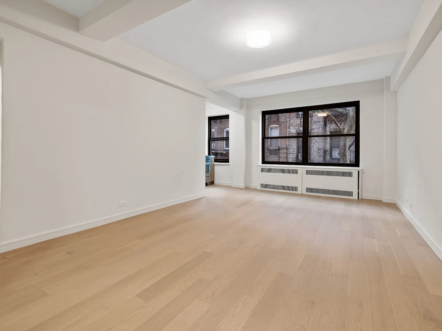 340 East 52nd Street — Photo 1
