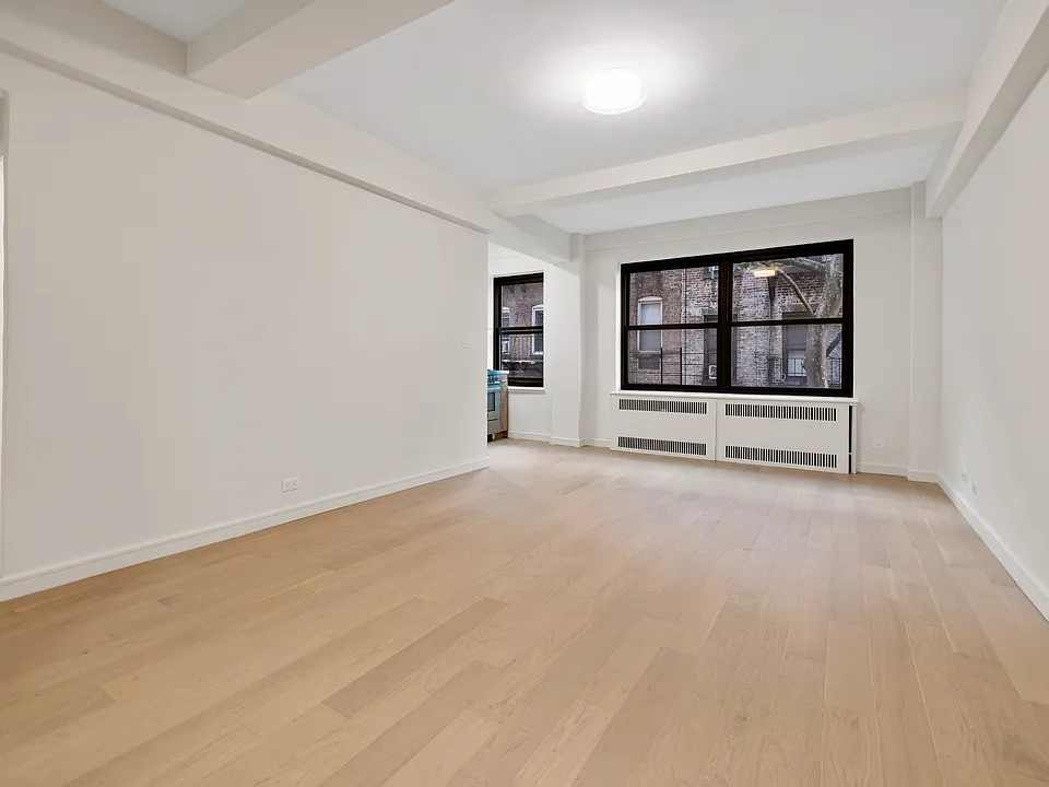 340 E 52nd St #6G