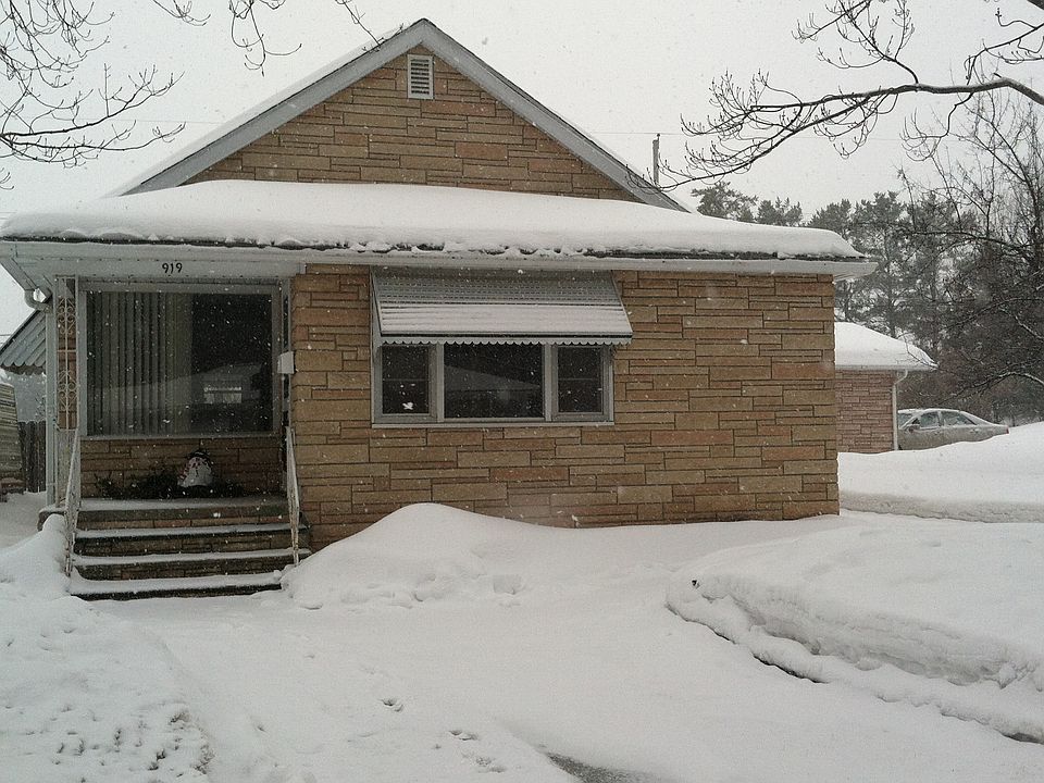 1st image of 919 Fairbanks St