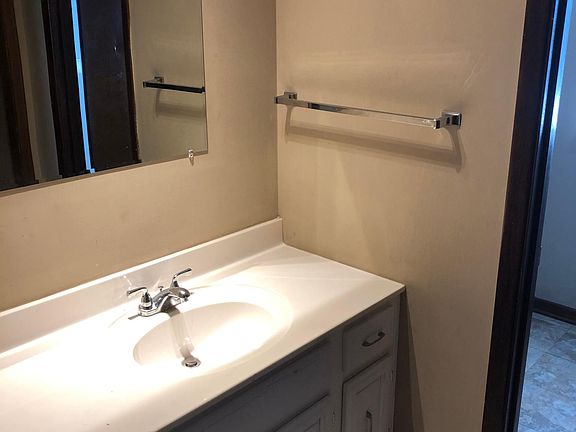 4th image of 7521 S Whispering Oak Cir