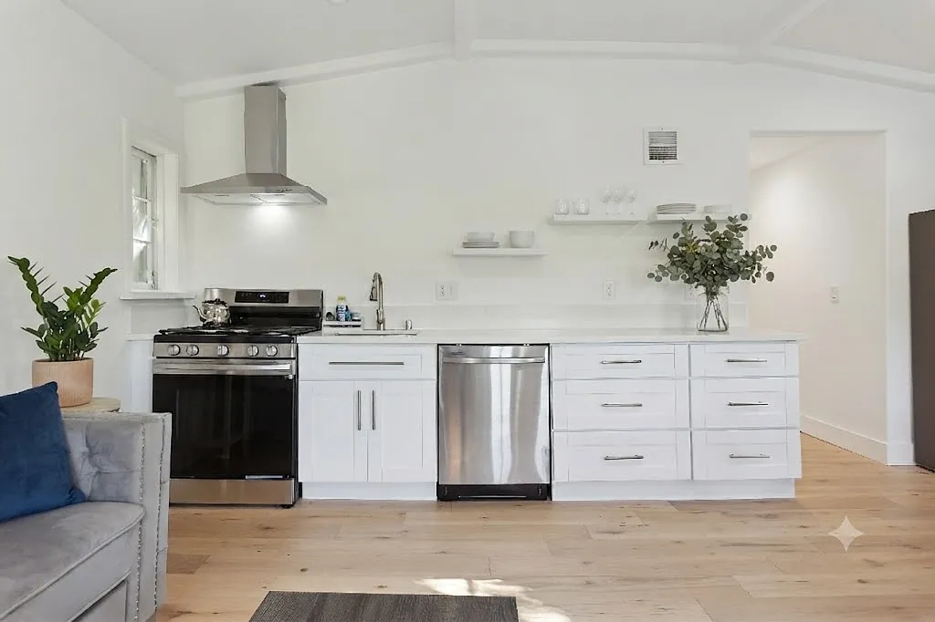 2 bed, 820 sqft, $3,700 — Photo 4