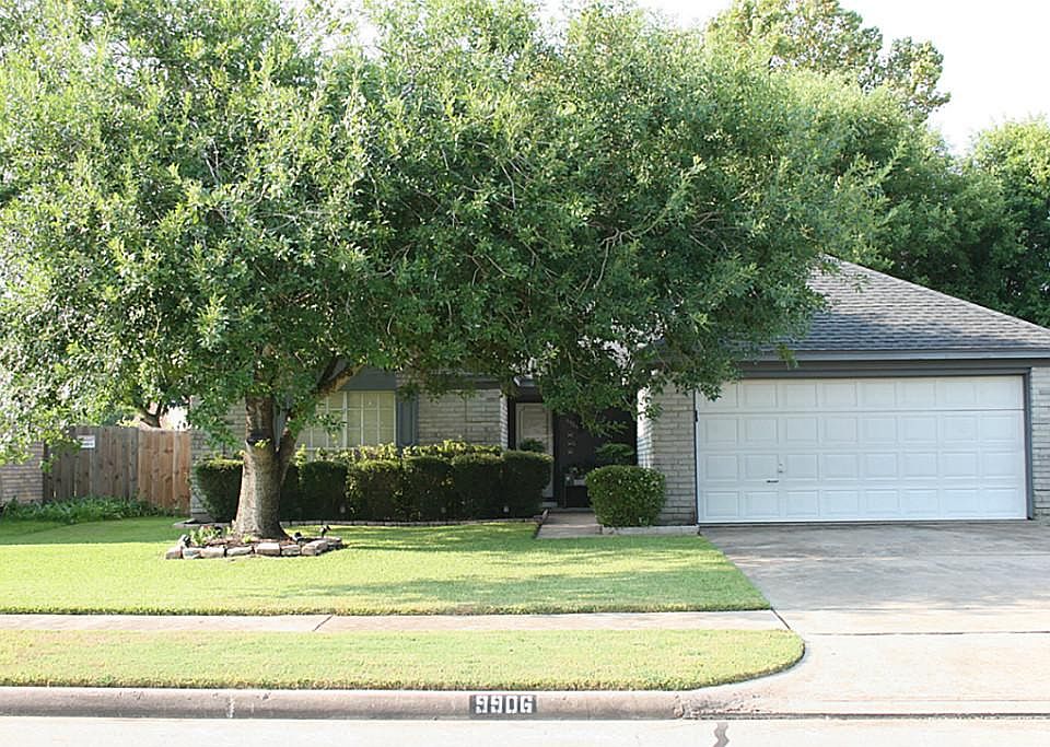 1st image of 9906 Green Meadow Dr