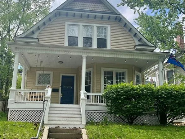 1227 Ohio St, Lawrence, KS 66044