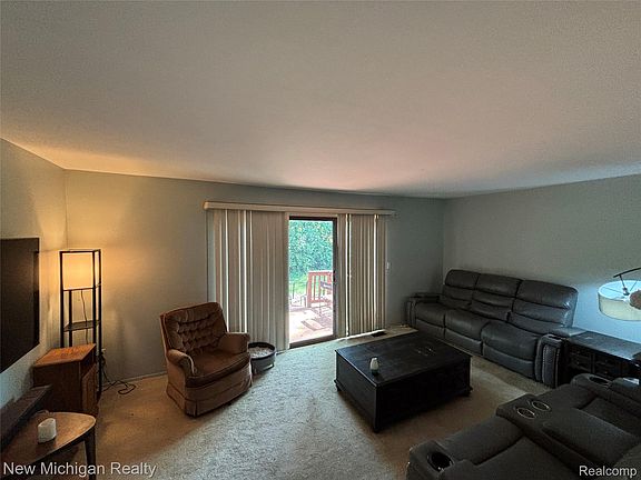 2nd image of 16974 Kingsbrooke Dr